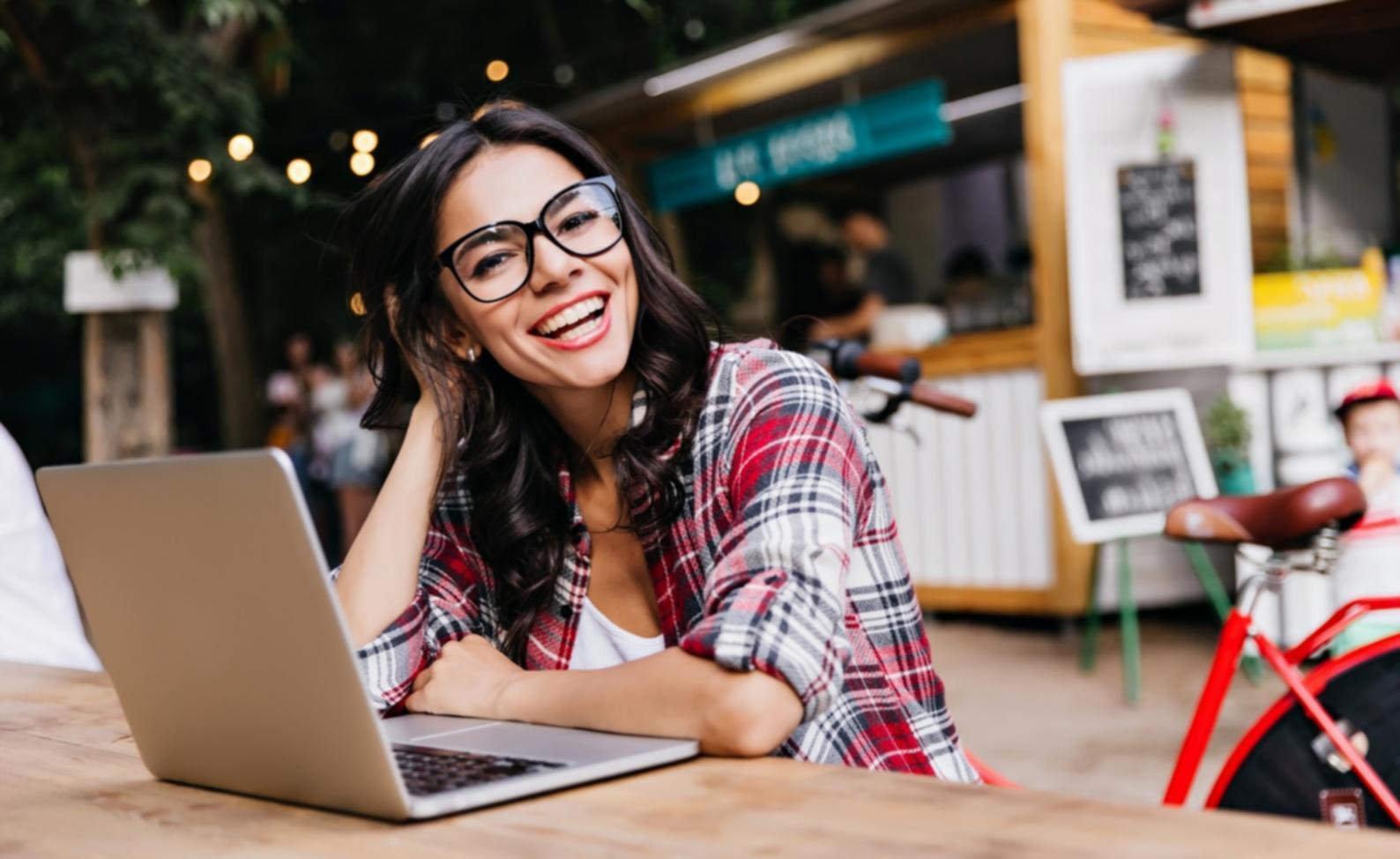 投資データ分析の実習風景