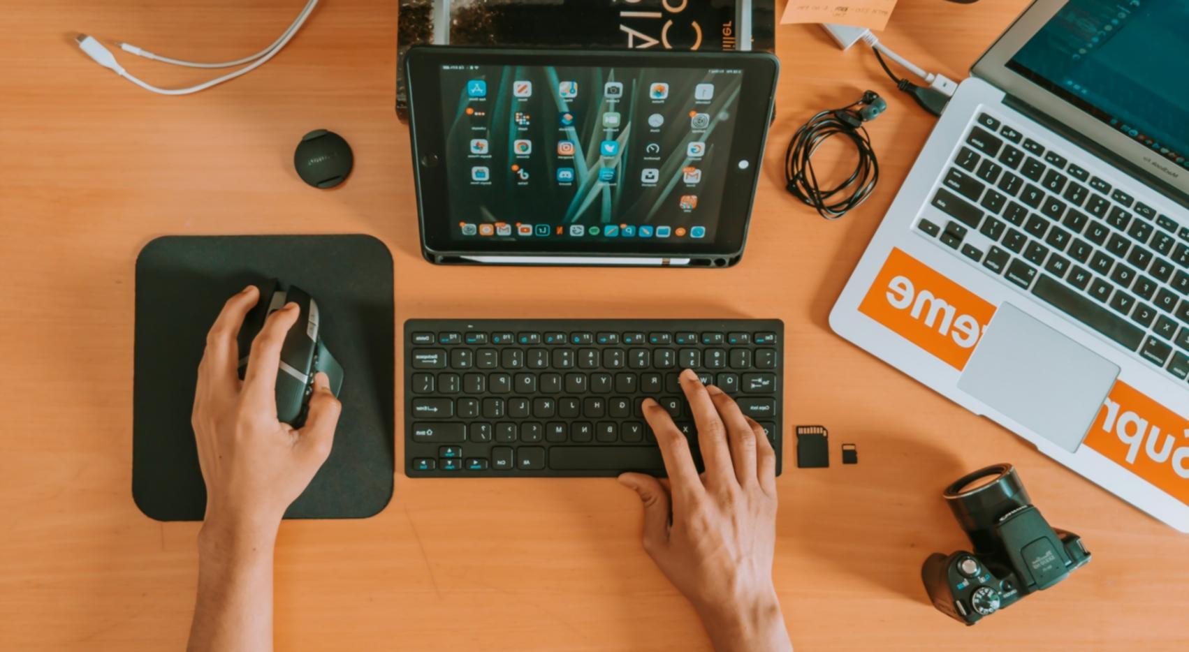 授業風景：少人数制のディスカッション形式